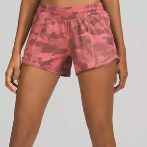 LULULEMON HOTTY HOT SHORT 4”-CAMO BRIER ROSE MULTI